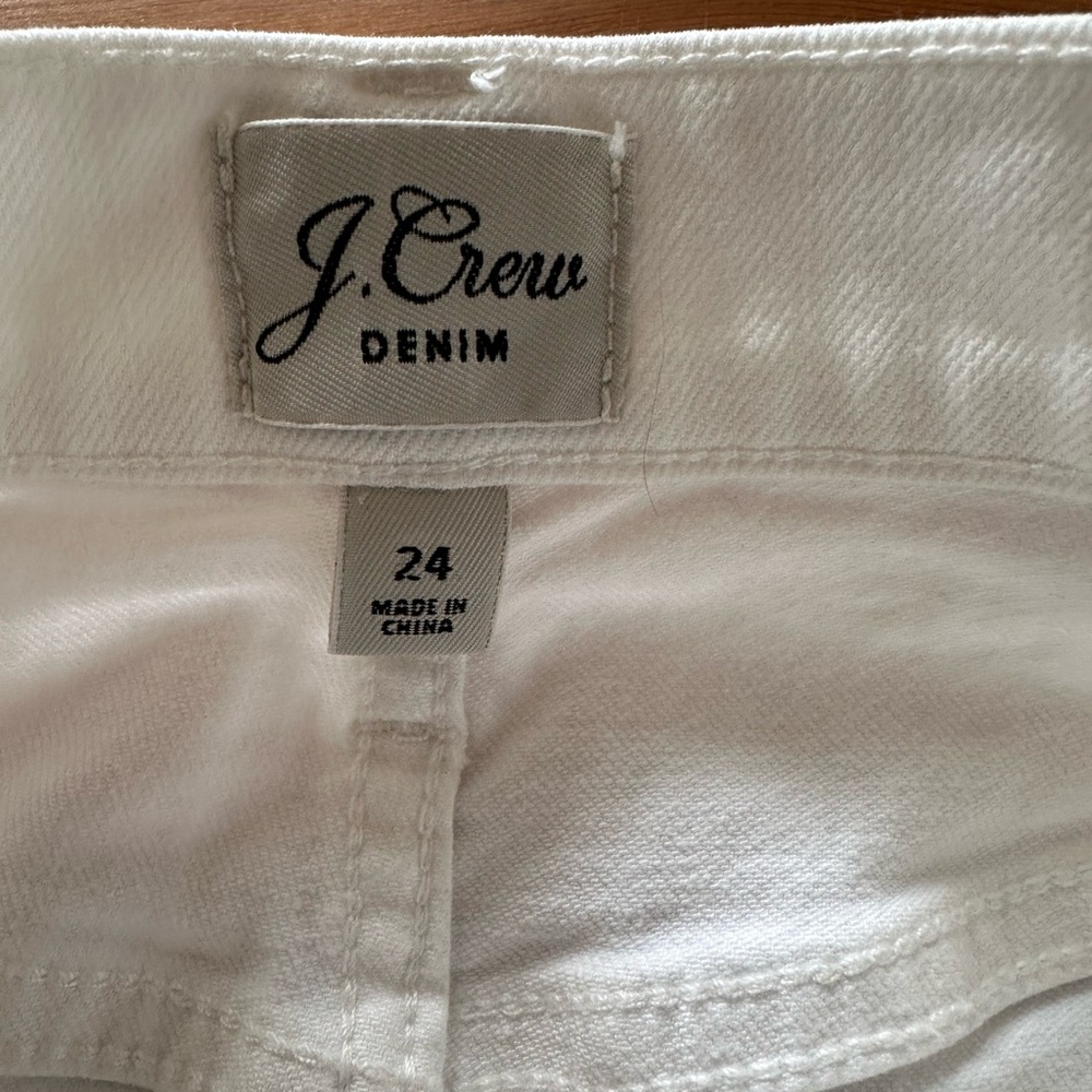 J. Crew Button-front denim skirt in crisp white. Size: 24 - Picture 5 of 16
